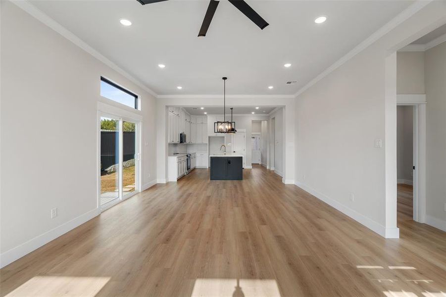 Spacious, unfurnished interior of a new home in , Granbury (Image 13).