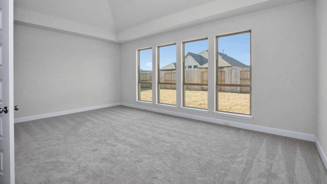 Spacious, unfurnished interior of a new home in Riceland, Mont Belvieu (Image 19).