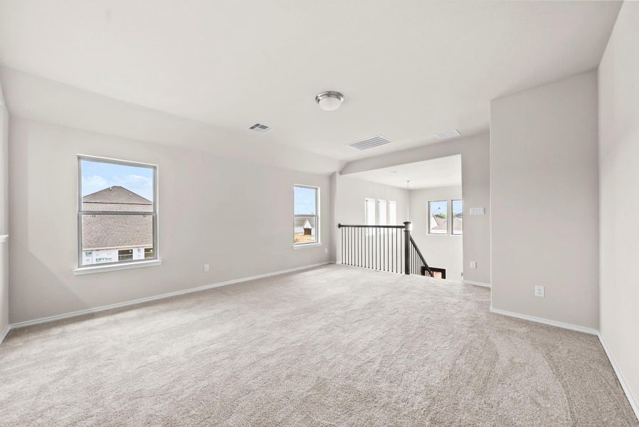 Spacious, unfurnished interior of a new home in The Trails, New Caney (Image 12).