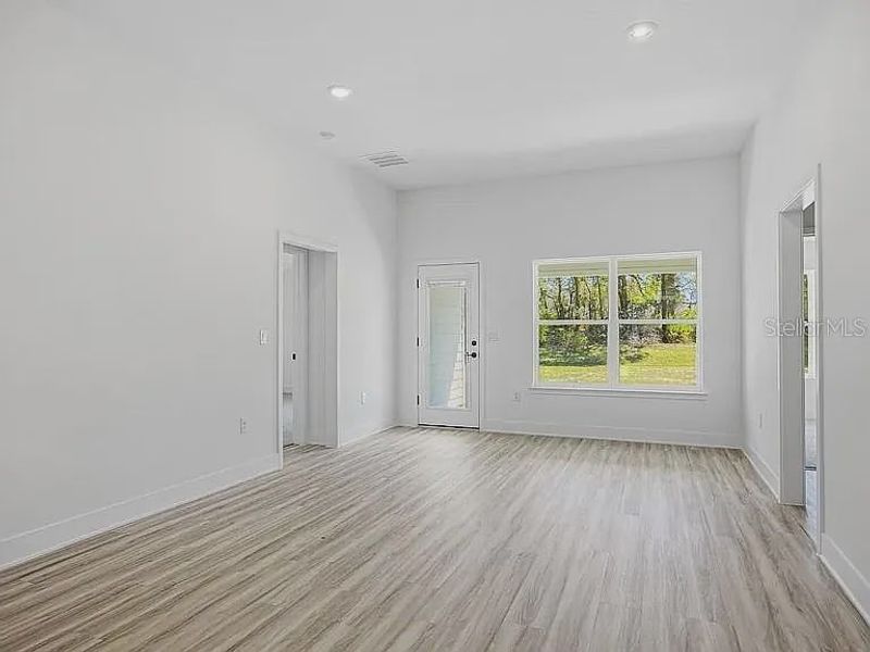 Spacious, unfurnished interior of a new home in Briarwood, Alachua (Image 14). Spacious, unfurnished interior of a new home in Briarwood, Alachua (Image 14).