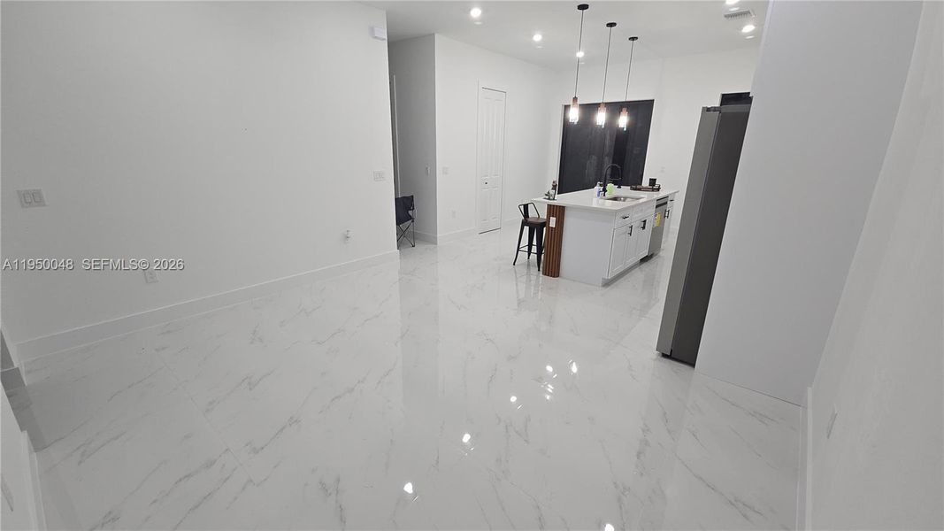 Spacious, unfurnished interior of a new home in , Lehigh Acres (Image 17).