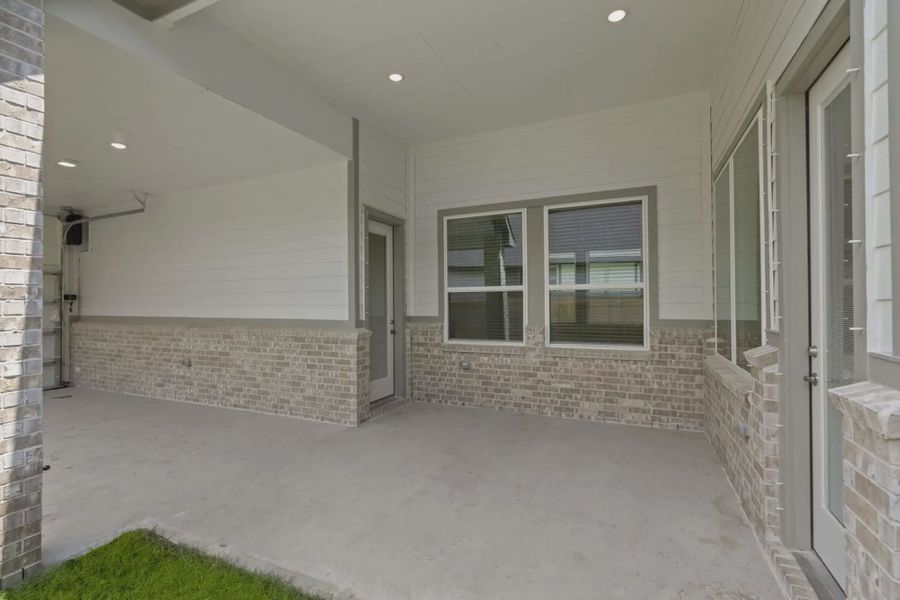 Representative exterior details of a home built from the Mickelson by Chesmar Homes in Riceland Alley Loads, Mont Belvieu (Image 45).
