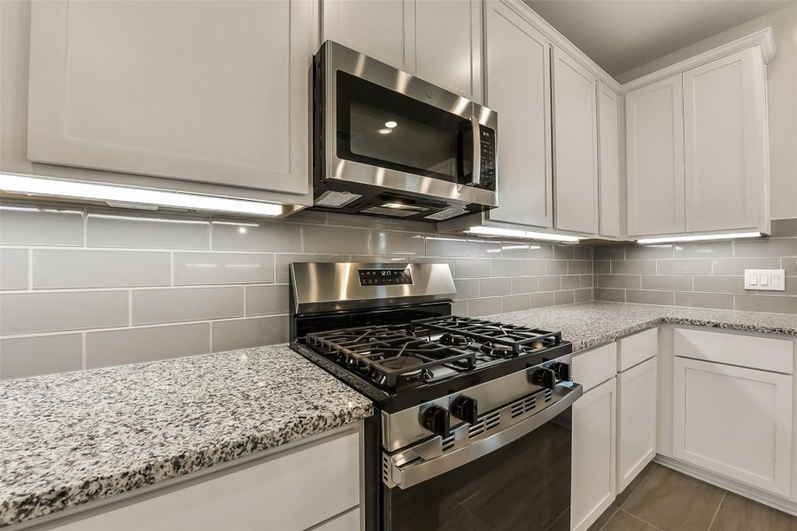 Image 14 of a home in Anderson Lakes.