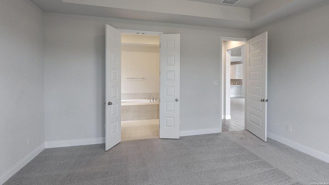 Spacious, unfurnished interior of a new home in Kallison Ranch, San Antonio (Image 20).
