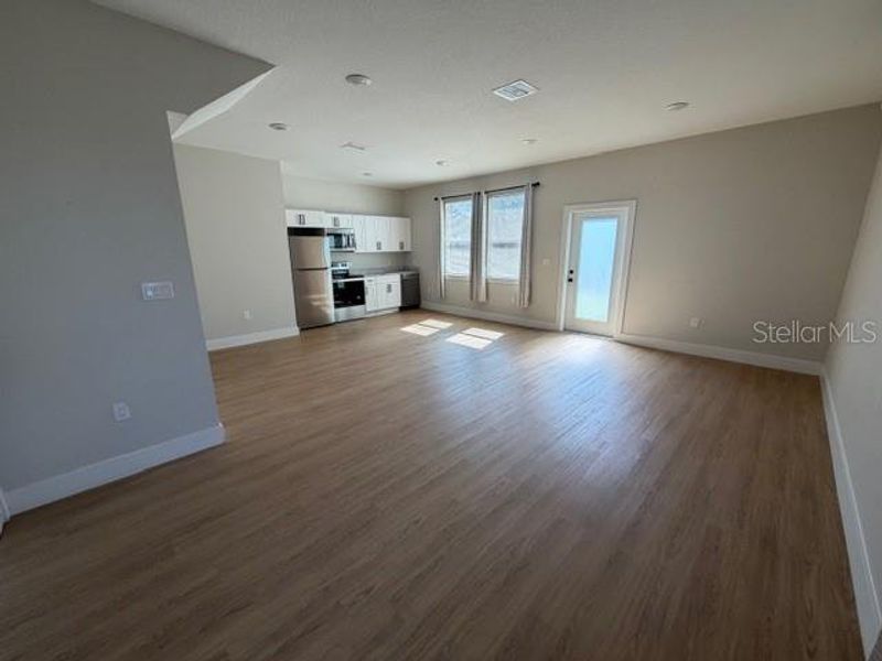 Spacious, unfurnished interior of a new home in , St. Petersburg (Image 33).