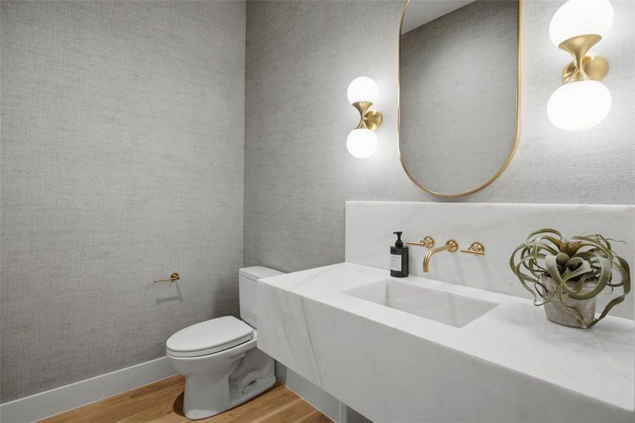 Furnished interior view inside a new home in , Dallas (Image 7).