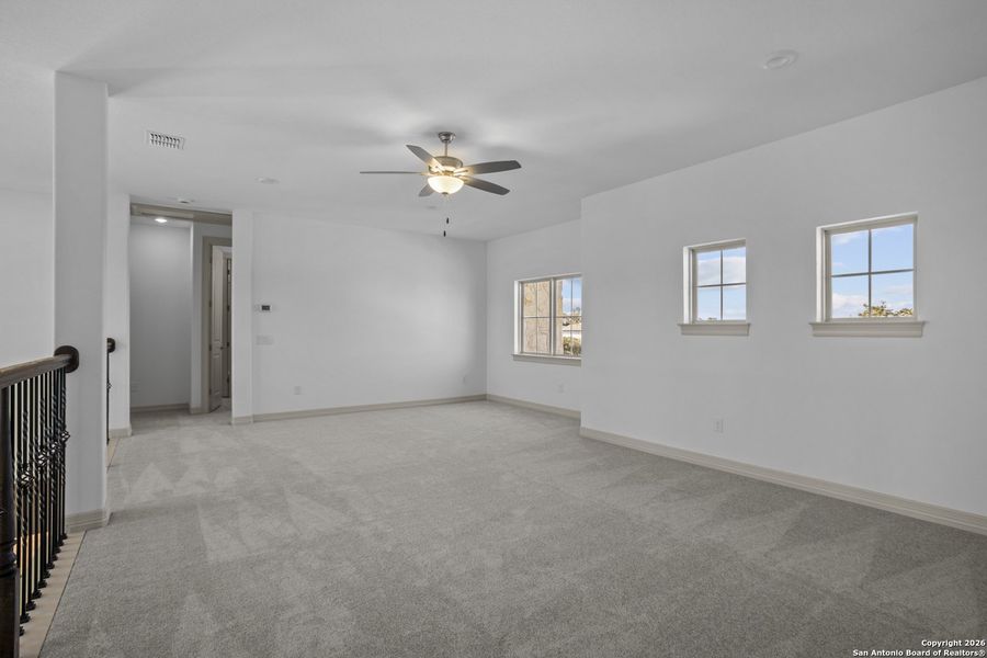 Spacious, unfurnished interior of a new home in Highland Estates, San Antonio (Image 21).
