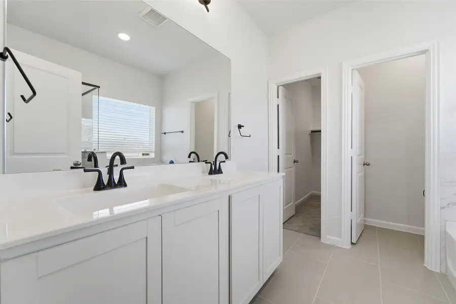Furnished interior view inside a new home in Pebblebrook, Sherman (Image 7).