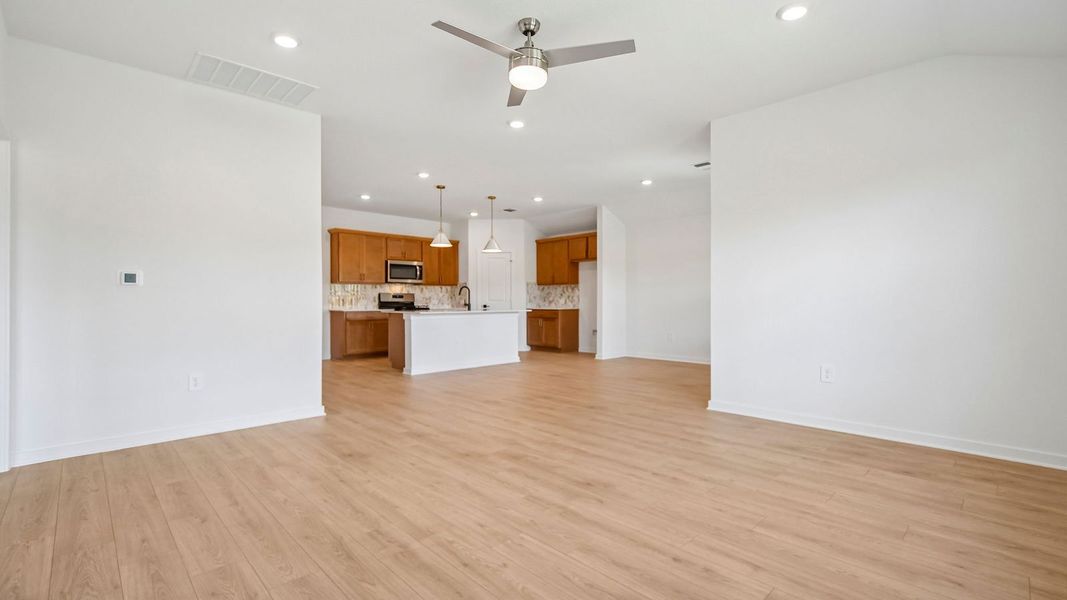 Spacious, unfurnished interior of a new home in Trails at Wildhorse, Austin (Image 18).