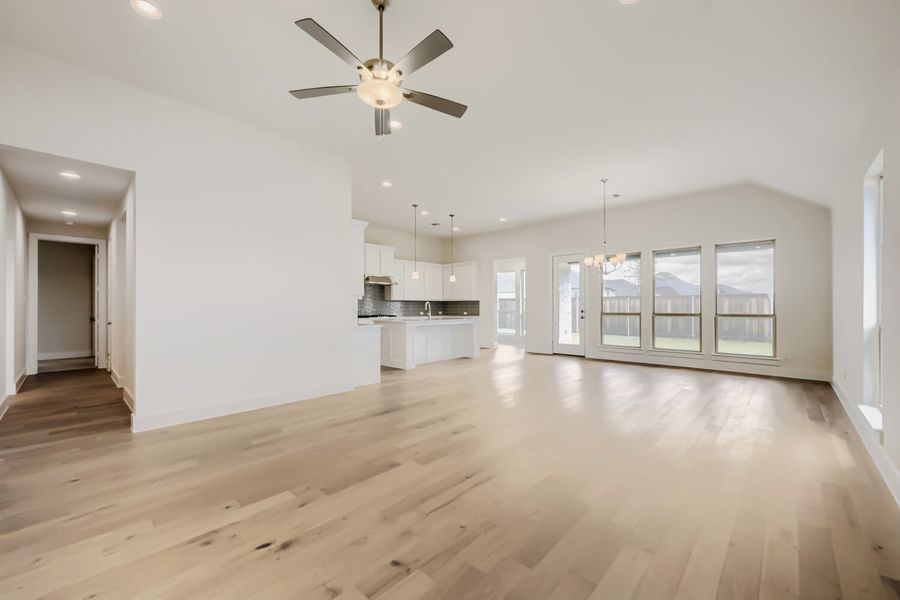 11404 Jackaloe - Living Area