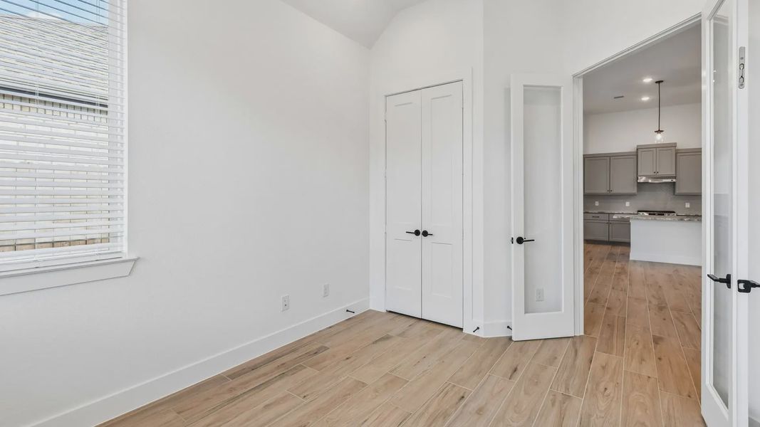 Spacious, unfurnished interior of a new home in Artavia, Conroe (Image 34).