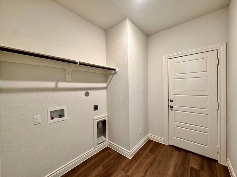 Spacious, unfurnished interior of a new home in Lexington Heights, Willis (Image 19).