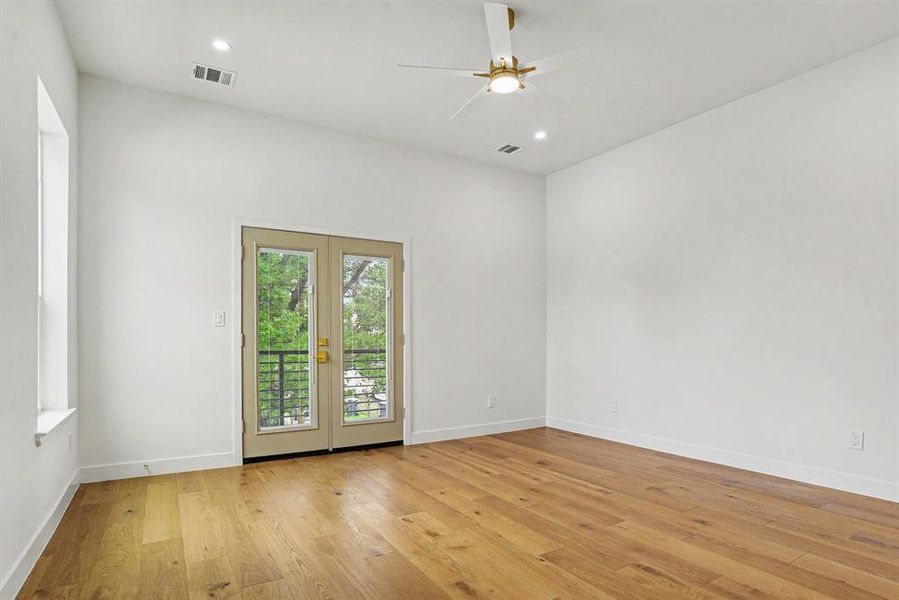 Spacious, unfurnished interior of a new home in , Dallas (Image 14).