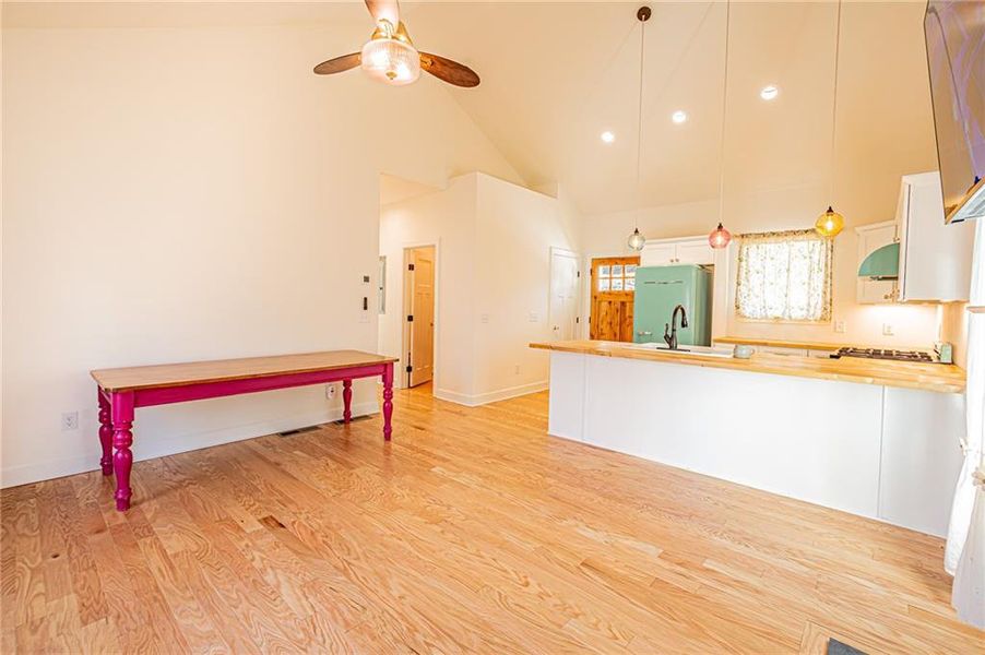 Furnished interior view inside a new home in , Dahlonega (Image 42).