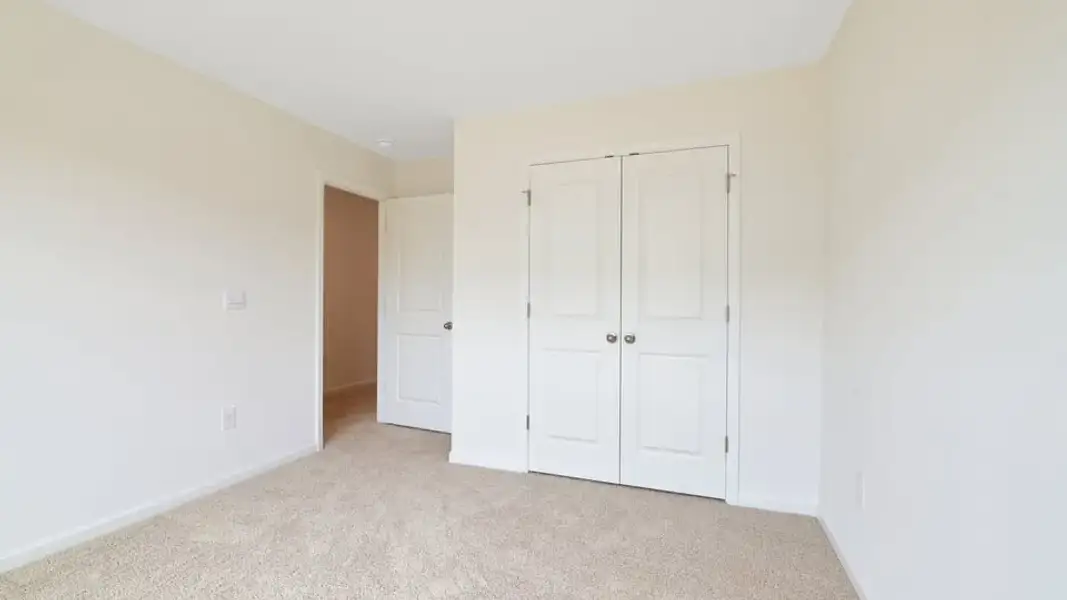 Spacious, unfurnished interior of a new home in Collins Ridge, Hillsborough (Image 33).