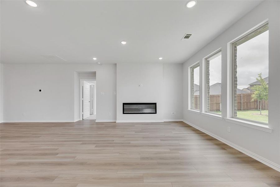 Spacious, unfurnished interior of a new home in Sutton Fields, Celina (Image 27).