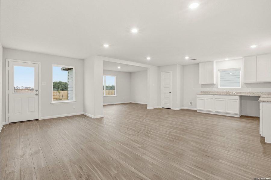 Spacious, unfurnished interior of a new home in Applewhite Meadows, San Antonio (Image 24).