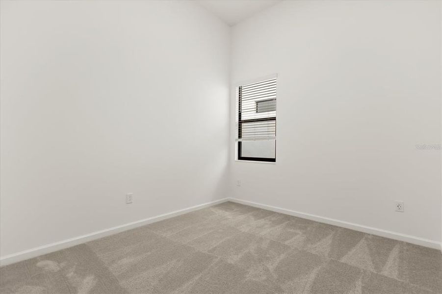 Spacious, unfurnished interior of a new home in , Orlando (Image 36).