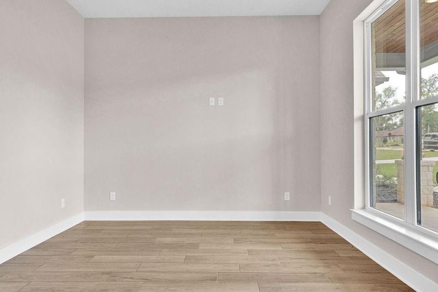 Spacious, unfurnished interior of a new home in , Tyler (Image 30).