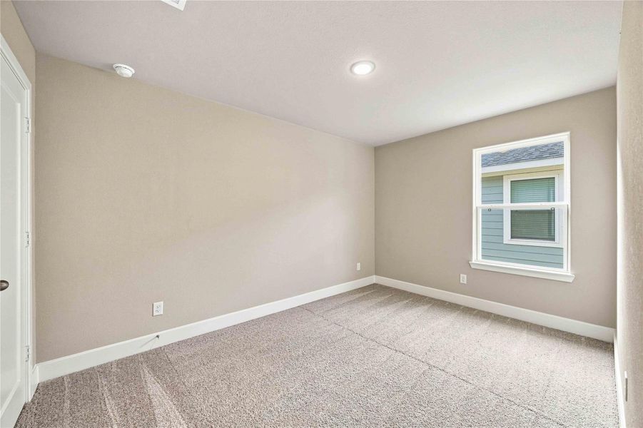 Spacious, unfurnished interior of a new home in Crockett Meadows, Conroe (Image 18).
