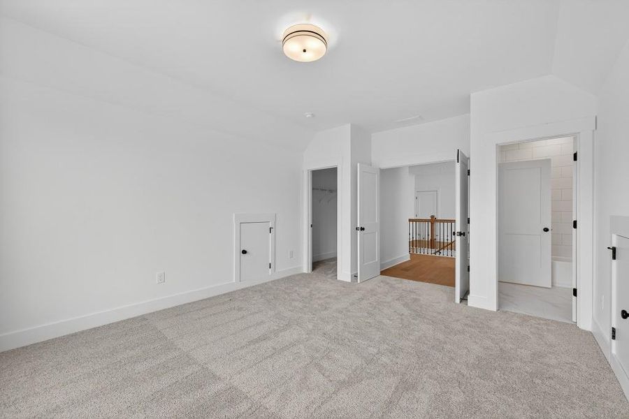 Spacious, unfurnished interior of a new home in Livingstone Park, Kennesaw (Image 25).