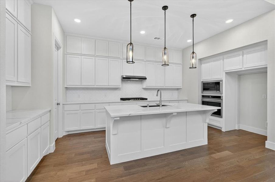 Furnished interior view inside a new home in Cambridge Crossing, Celina (Image 10).