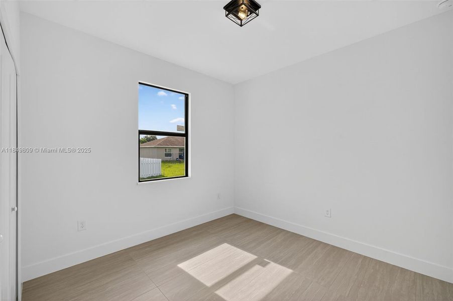 Spacious, unfurnished interior of a new home in , Lehigh Acres (Image 24).