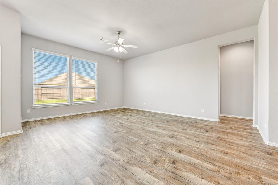 Spacious, unfurnished interior of a new home in Lago Mar 40' at Lago Mar, Texas City (Image 23). Spacious, unfurnished interior of a new home in Lago Mar 40' at Lago Mar, Texas City (Image 23).