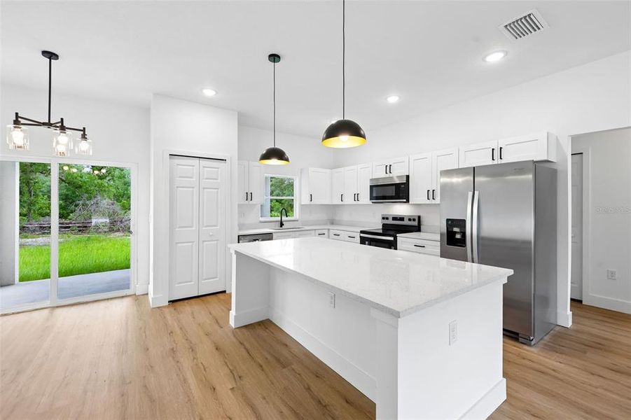 Furnished interior view inside a new home in , Ocklawaha (Image 9).