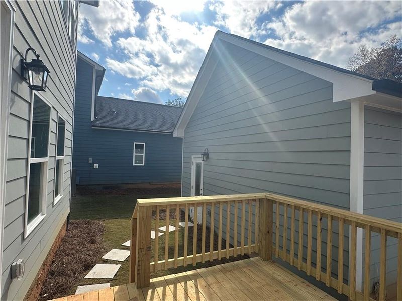 Exterior details and patio area of a home in , Athens (Image 4).