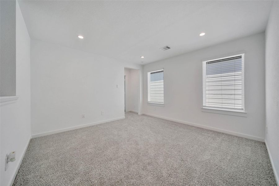 Spacious, unfurnished interior of a new home in City Gate, Houston (Image 12).