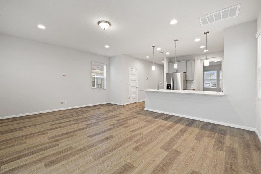 Spacious, unfurnished interior of a new home in Castlewood, Taylor (Image 19).