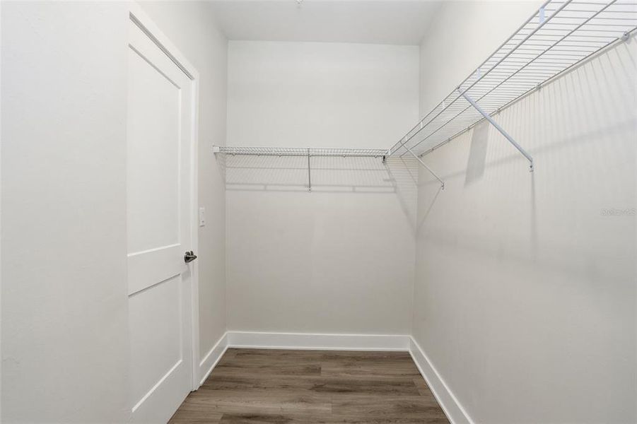 Spacious, unfurnished interior of a new home in , Bonita Springs (Image 24).