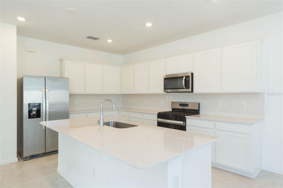 Furnished interior view inside a new home in Valri Forest, Valrico (Image 11). Furnished interior view inside a new home in Valri Forest, Valrico (Image 11).