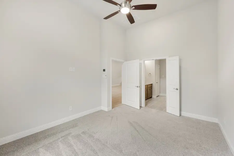 Spacious, unfurnished interior of a new home in Cottonwood Creek, Rowlett (Image 45).