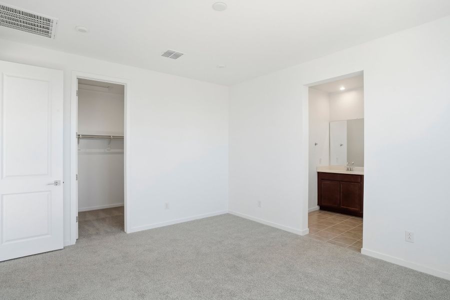 Spacious, unfurnished interior of a new home in Montana Vista - Highland, Buckeye (Image 24).