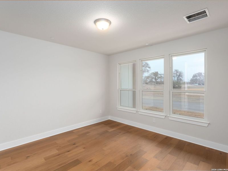 Spacious, unfurnished interior of a new home in , San Antonio (Image 15).