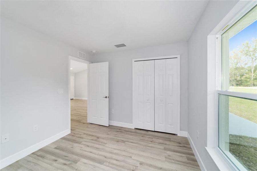 Spacious, unfurnished interior of a new home in , Dunnellon (Image 26).