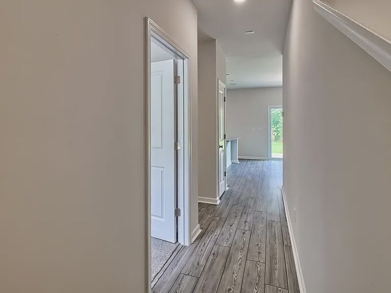 Spacious, unfurnished interior of a new home in Emanuel Creek, West Columbia (Image 7).