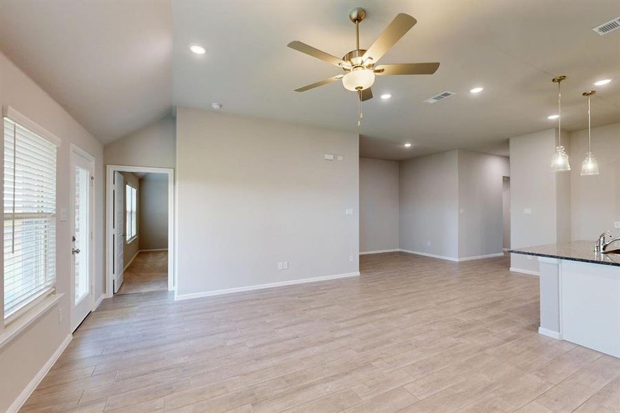 Spacious, unfurnished interior of a new home in Meadow Park, Ponder (Image 31). Spacious, unfurnished interior of a new home in Meadow Park, Ponder (Image 31).