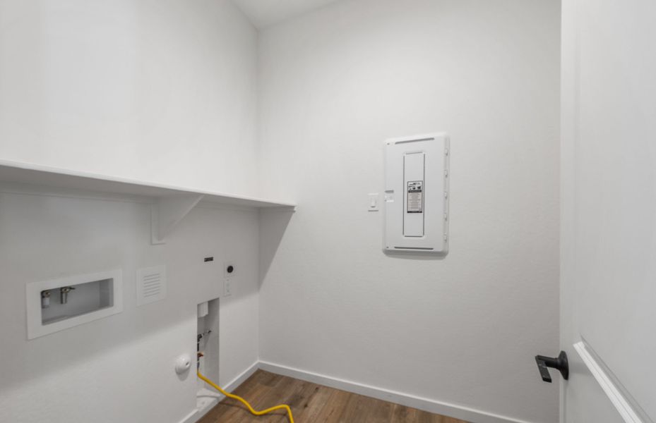 Spacious, unfurnished interior of a new home in Legado West, Queen Creek (Image 21).