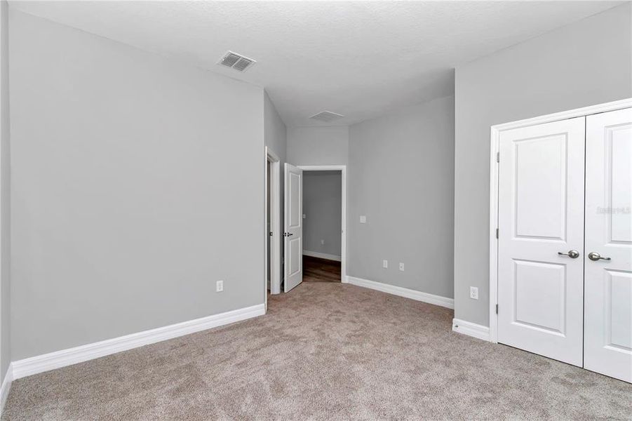 Spacious, unfurnished interior of a new home in , Summerfield (Image 38).