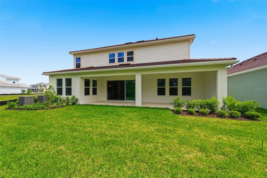 Exterior details and patio area of a home in Hammock at Two Rivers, Zephyrhills (Image 38).