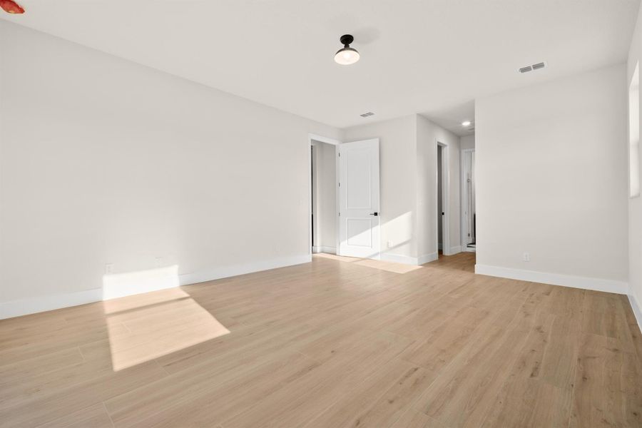 Spacious, unfurnished interior of a new home in , Port St. Lucie (Image 41).