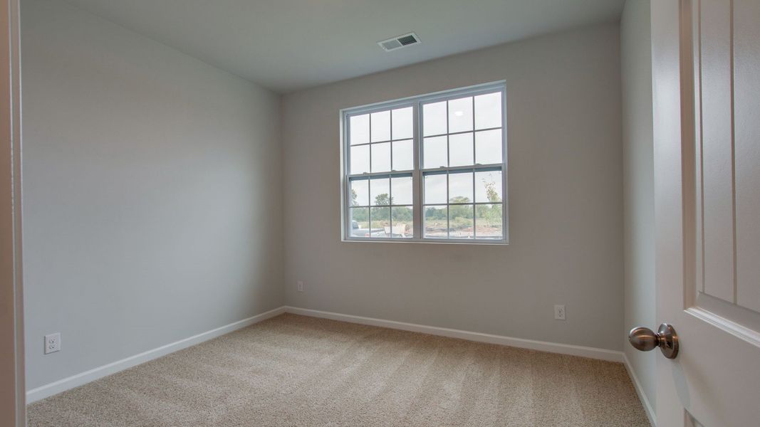 Spacious, unfurnished interior of a new home in Savannah Lakes, Lewisburg (Image 19).