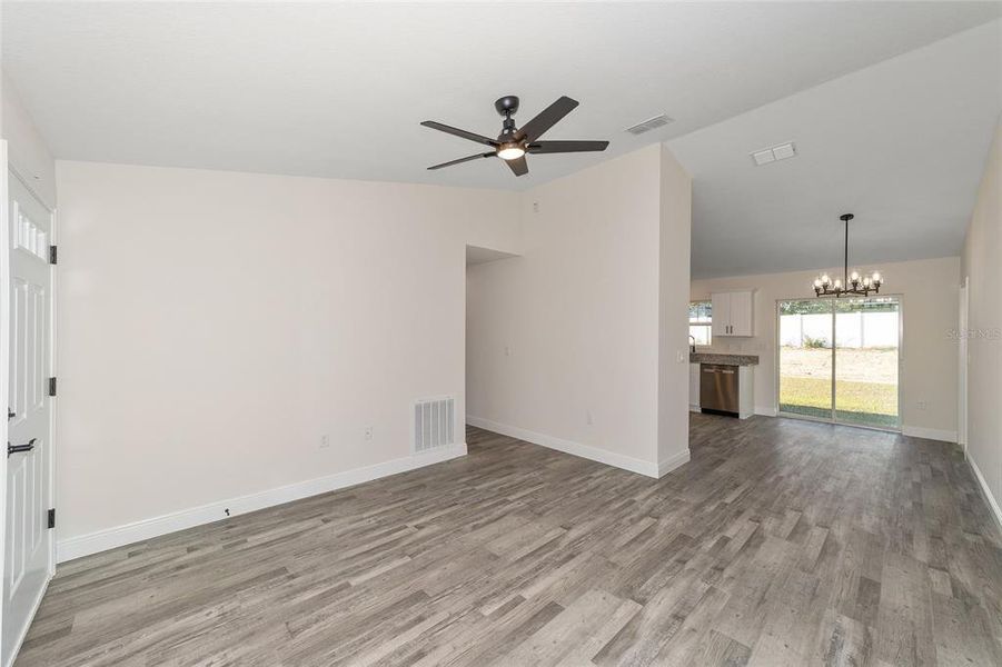 Spacious, unfurnished interior of a new home in , Ocala (Image 26).