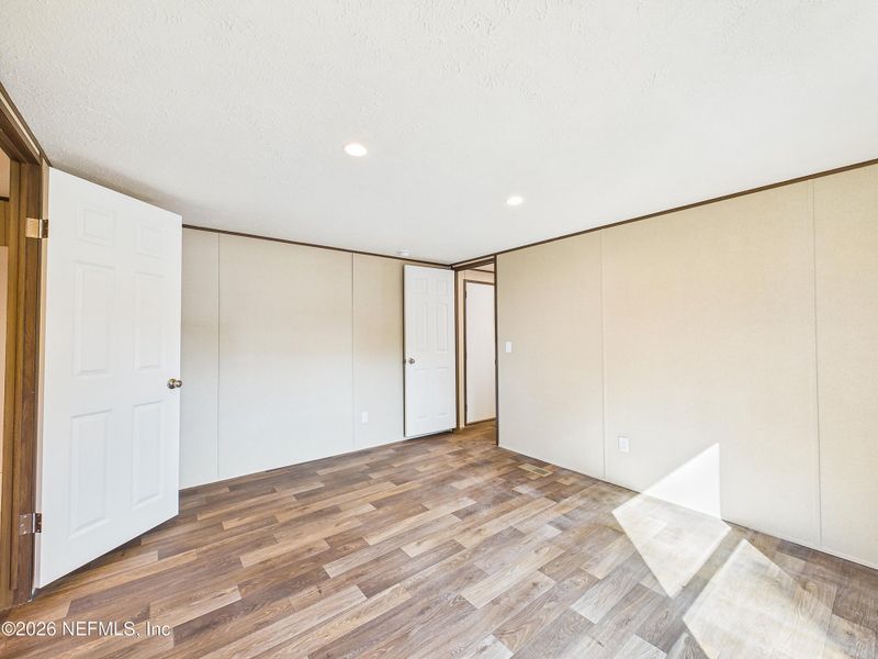 Spacious, unfurnished interior of a new home in , Hawthorne (Image 21).