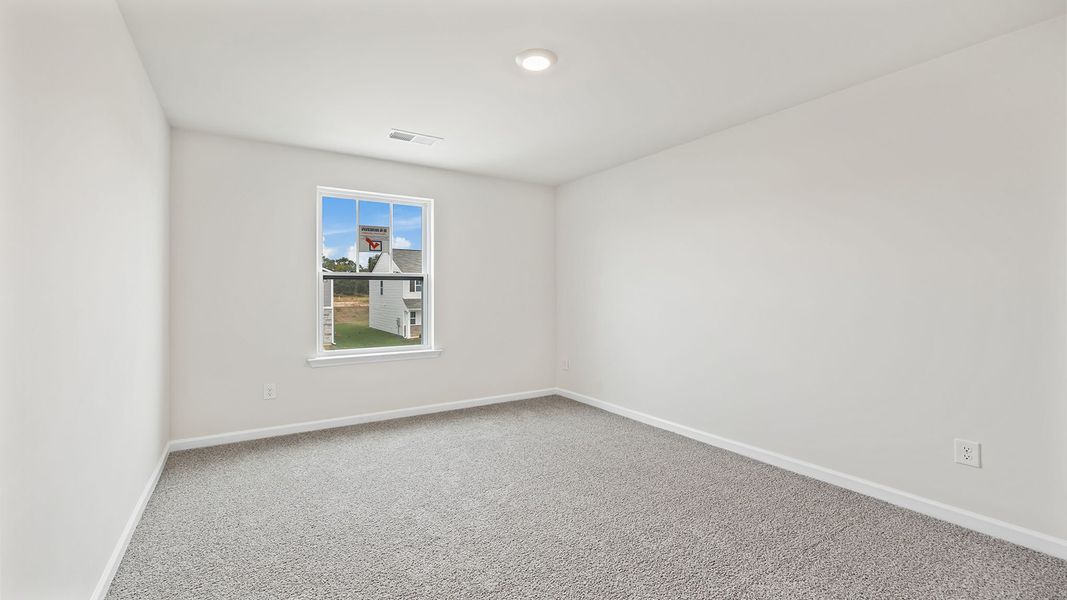 Spacious, unfurnished interior of a new home in Cloverdale Hills, Piedmont (Image 18).