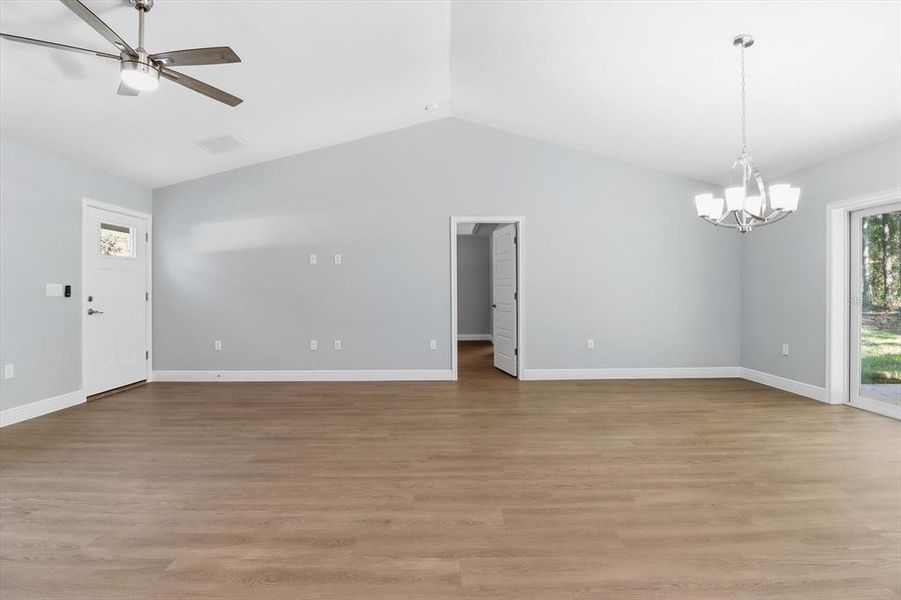 Spacious, unfurnished interior of a new home in , Dunnellon (Image 19).