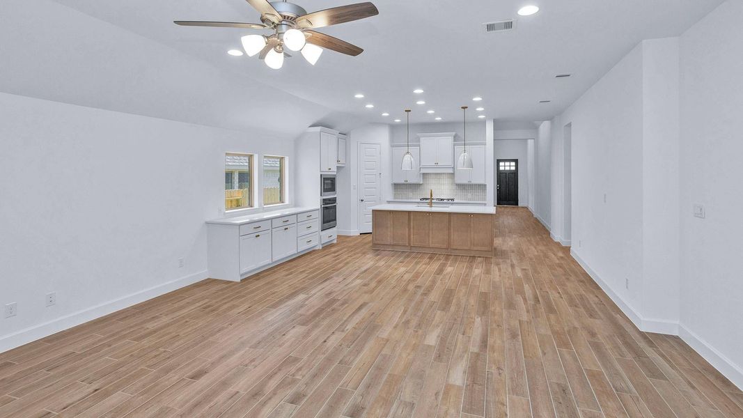 Spacious, unfurnished interior of a new home in Woodhavyn, Magnolia (Image 13).